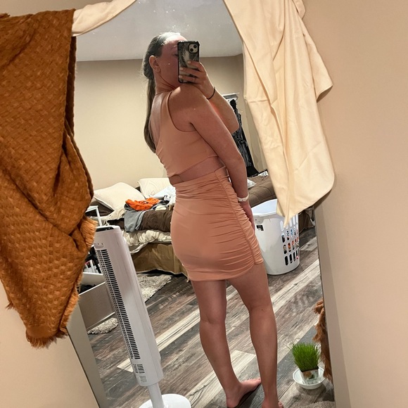 Blush colored body con dress. One shoulder with the mid-section cut out - Picture 2 of 2
